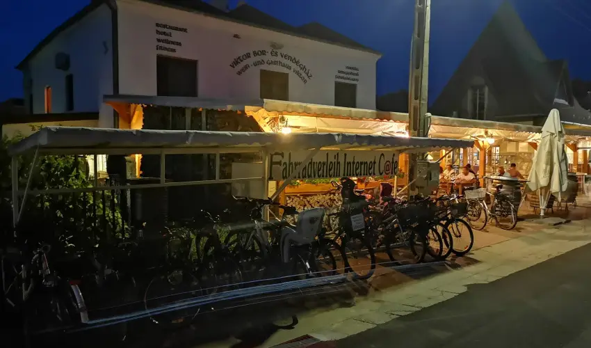 Viktor Bor- s Vendghz Balatonmriafrd - Mjus 1.