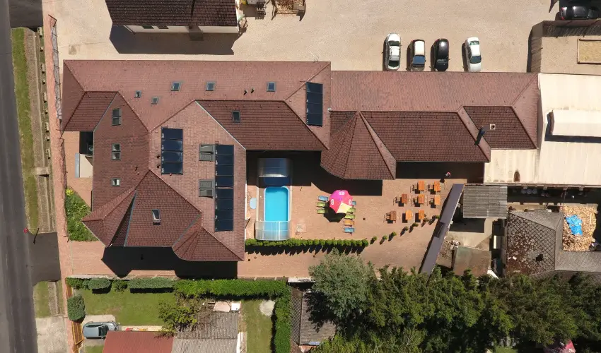 Viktor Bor- s Vendghz Balatonmriafrd - Mjus 1.