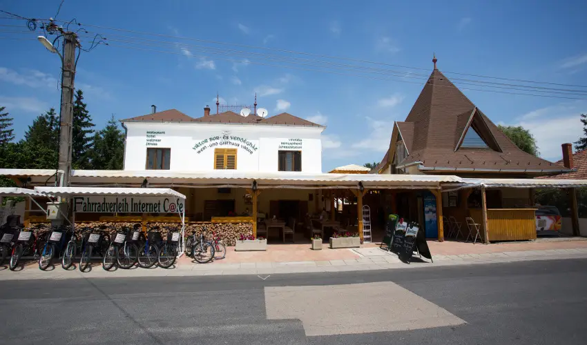 Viktor Bor- s Vendghz Balatonmriafrd - Mjus 1.