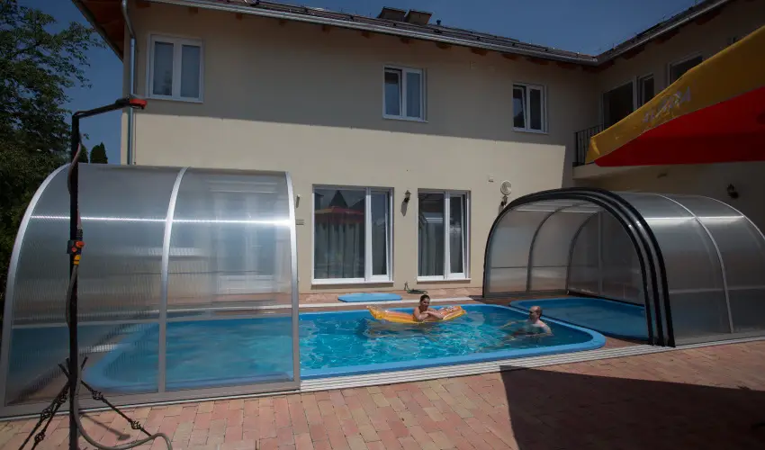 Viktor Bor- s Vendghz Balatonmriafrd - Mjus 1.