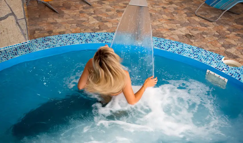 Viktor Bor- s Vendghz Balatonmriafrd - Mjus 1.