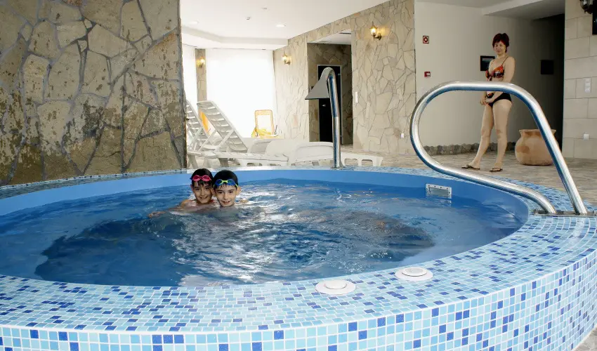 Viktor Bor- s Vendghz Balatonmriafrd - Mjus 1.