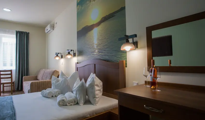 Viktor Bor- s Vendghz Balatonmriafrd - Mjus 1.