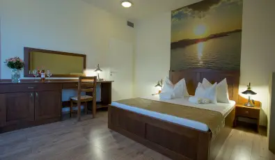 Viktor Bor- s Vendghz Balatonmriafrd