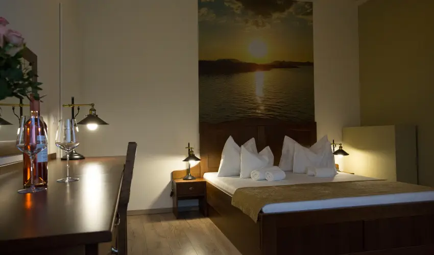 Viktor Bor- s Vendghz Balatonmriafrd - Mjus 1.