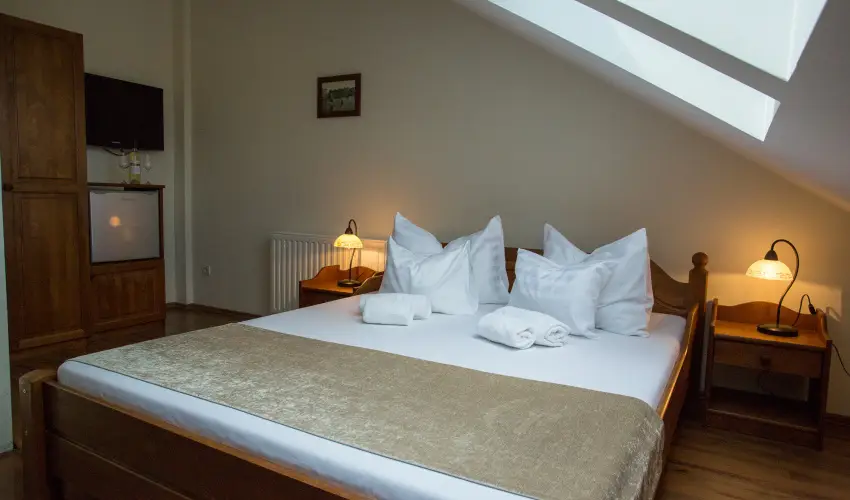 Viktor Bor- s Vendghz Balatonmriafrd - Mjus 1.