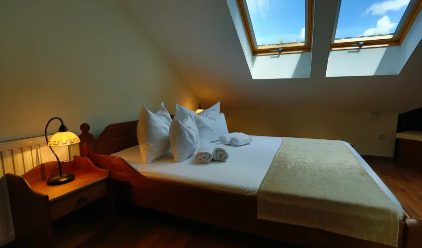 Viktor Bor- s Vendghz Balatonmriafrd - Mjus 1.