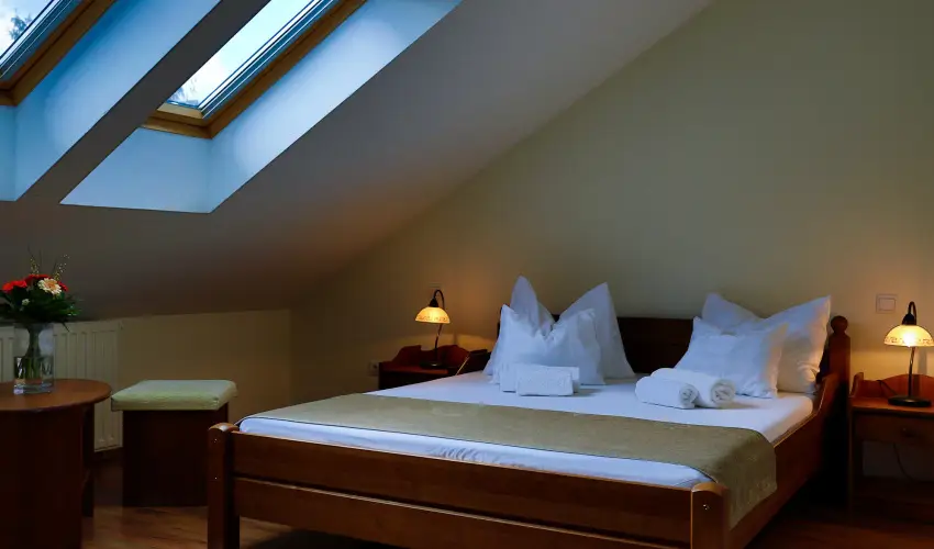 Viktor Bor- s Vendghz Balatonmriafrd - Mjus 1.