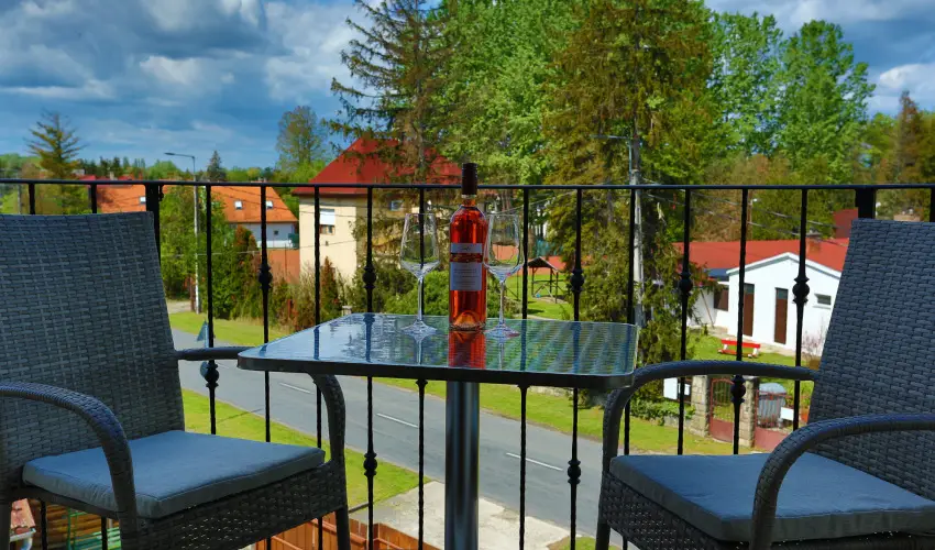 Viktor Bor- s Vendghz Balatonmriafrd - Mjus 1.