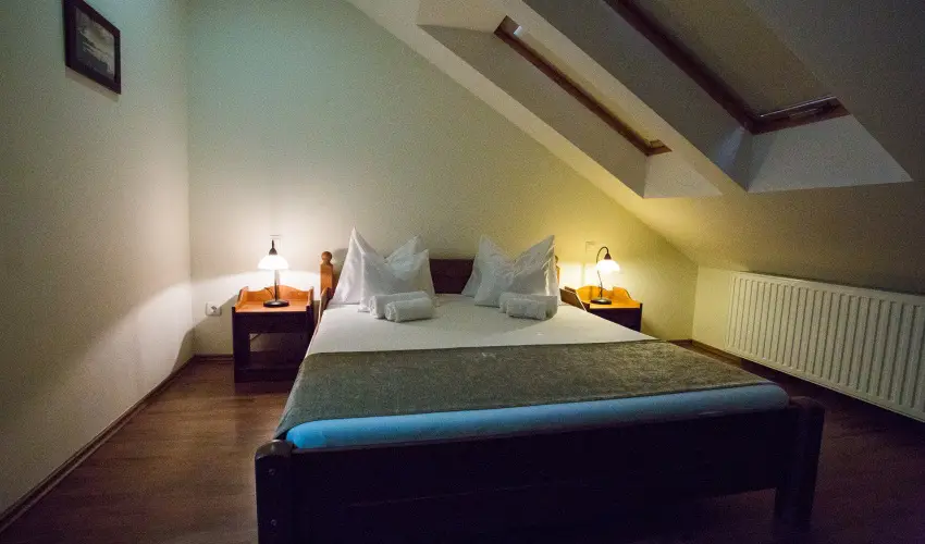 Viktor Bor- s Vendghz Balatonmriafrd - Mjus 1.