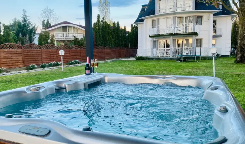 Villa MyLake Zamrdi - Mjus 1.