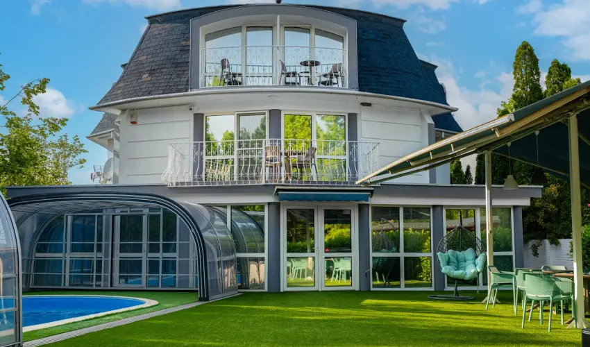 Villa MyLake Zamrdi - Mjus 1.