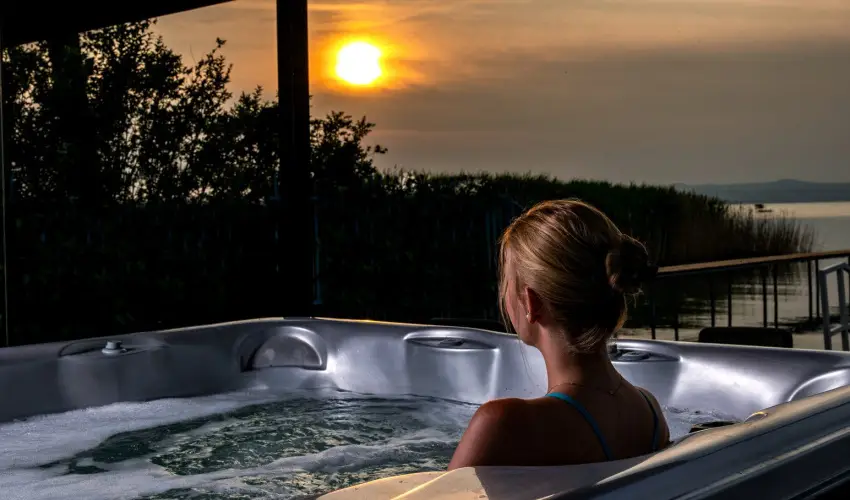 Villa MyLake Zamrdi - Mjus 1.