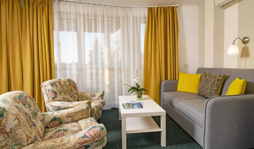 Villa MyLake Zamrdi - Mjus 1.