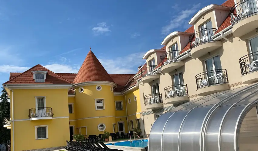 Hotel Villa Park Szilvsvrad - Mjus 1. (min. 2 j)