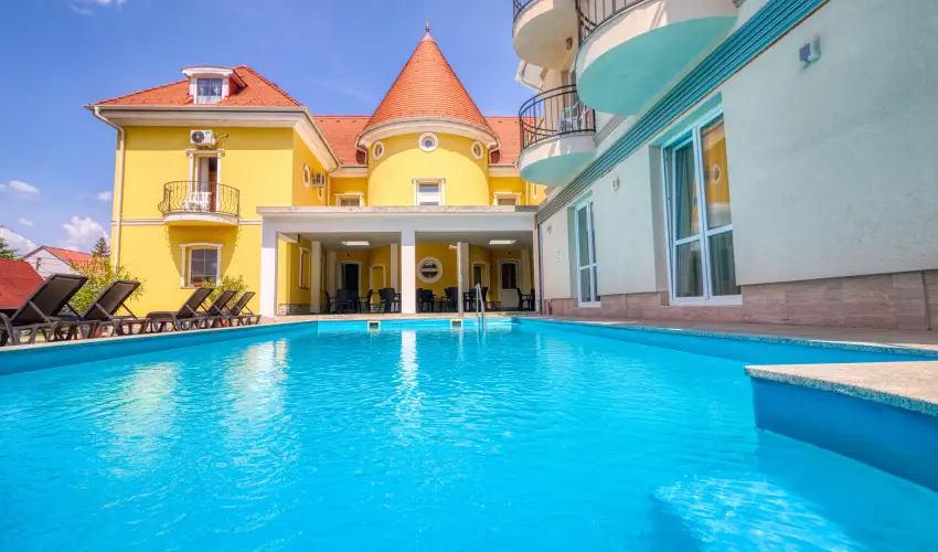 Hotel Villa Park Szilvsvrad - Mjus 1. (min. 2 j)