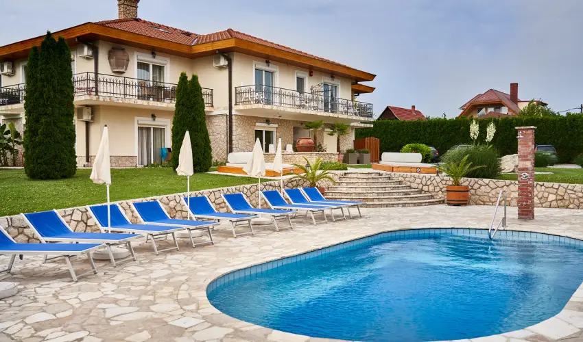 Villa Plattensee Vonyarcvashegy - Mjus 1. (min. 2 j)