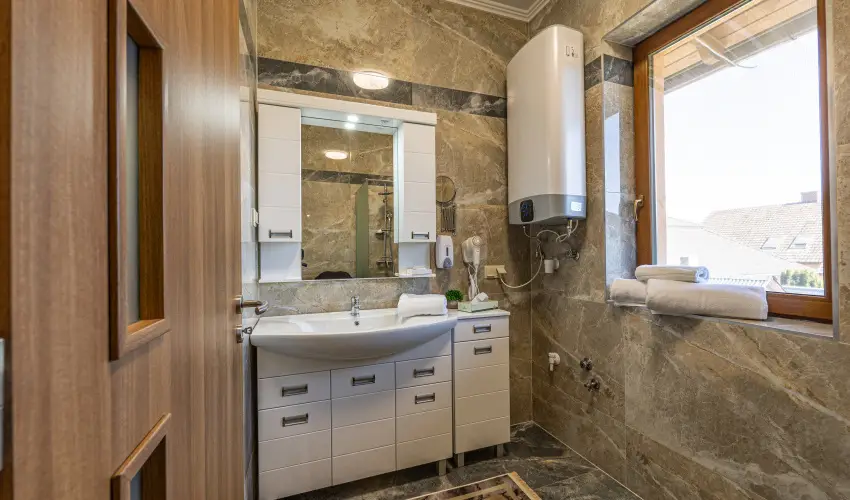 Vrs lom Apartman Panzi Tiszakcske Tiszakcske - Mjus 1.