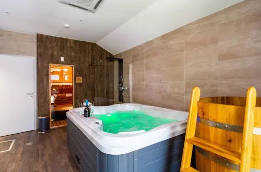 Waterfront Lodge - Mjus 1.