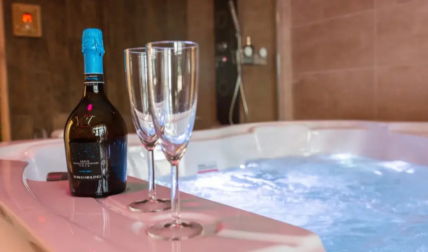 Waterfront Lodge Dunapataj - M�jus 1.