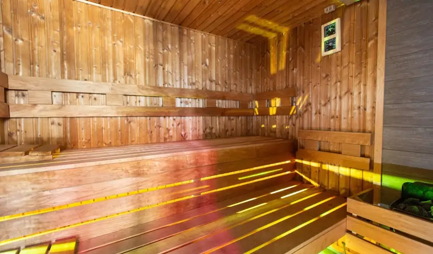 Waterfront Lodge Dunapataj - M�jus 1.