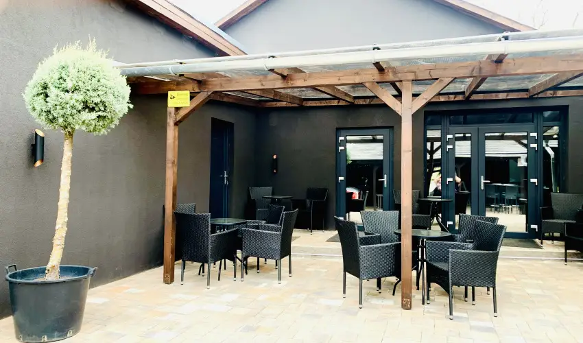 Waterfront Lodge Dunapataj - M�jus 1.