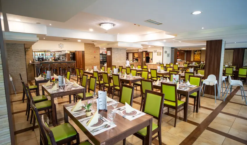 Wellness Hotel Gyula Gyula - Maj�lis (min. 2 �j)