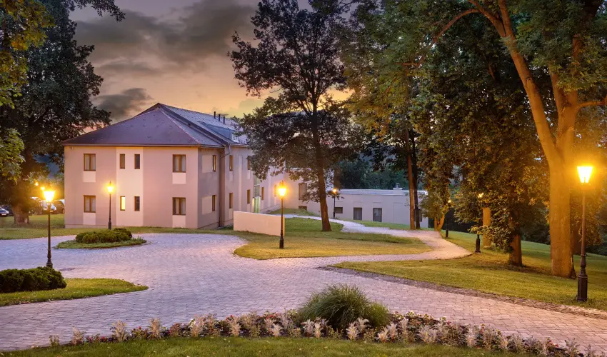 La Contessa Kastlyhotel Szilvsvrad - Mjus 1. (min. 2 j)