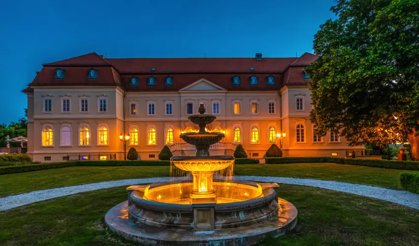 La Contessa Kastlyhotel Szilvsvrad - Mjus 1. (min. 2 j)