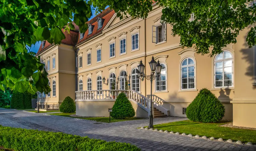 La Contessa Kastlyhotel Szilvsvrad - Mjus 1. (min. 2 j)