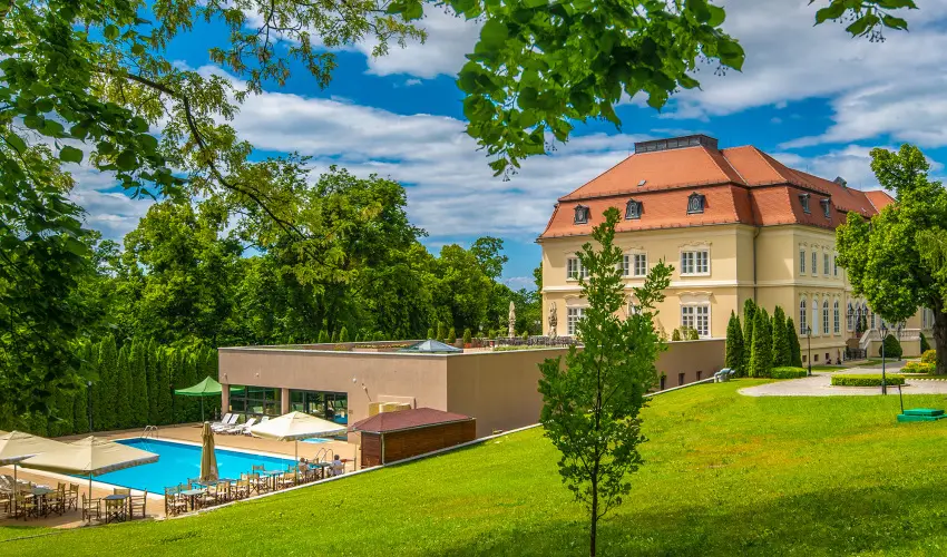 La Contessa Kastlyhotel Szilvsvrad - Mjus 1. (min. 2 j)