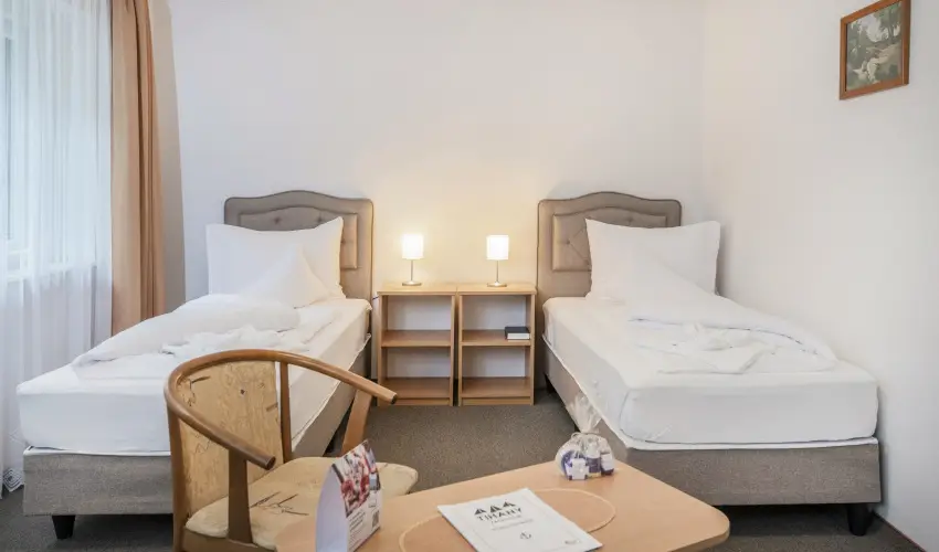 Tihany Yacht Club Tihany - Mjus 1.