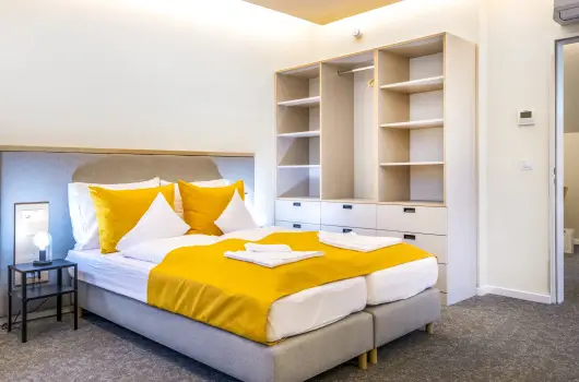 Tihany Yacht Club - Mjus 1.