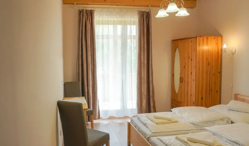 Zempl�ni T�nd�rkert Vend�gh�z F�z�rkoml�s - M�jus 1. (min. 2 �j)