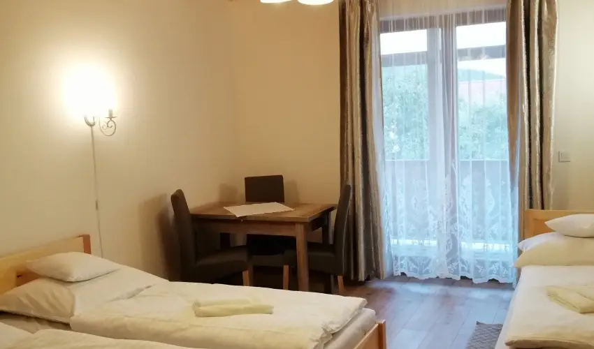 Zempl�ni T�nd�rkert Vend�gh�z F�z�rkoml�s - M�jus 1. (min. 2 �j)