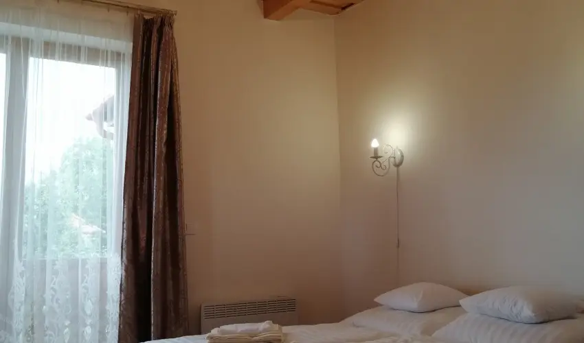 Zempl�ni T�nd�rkert Vend�gh�z F�z�rkoml�s - M�jus 1. (min. 2 �j)