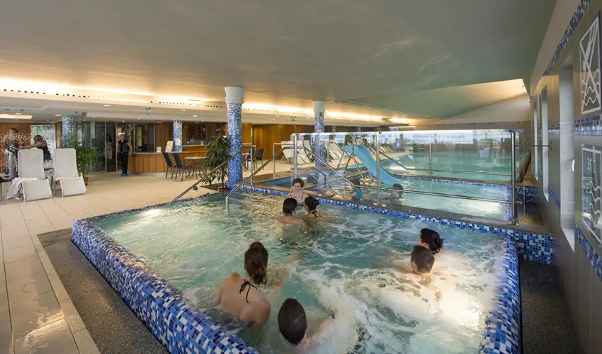 Zenit Hotel Balaton Vonyarcvashegy - Mjus 1. (min. 2 j)