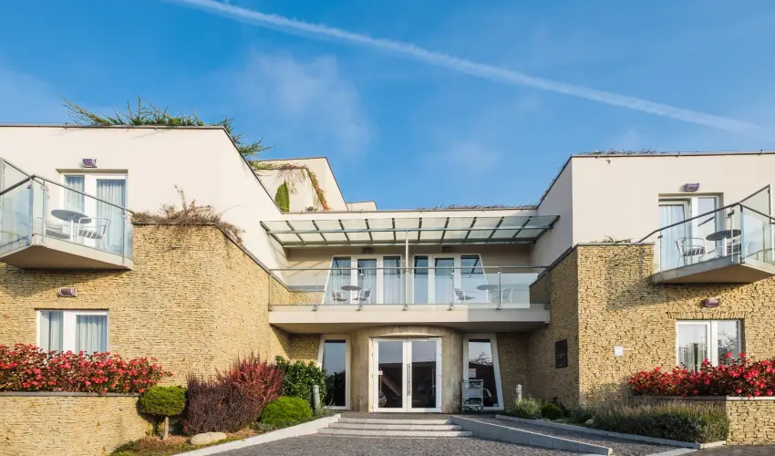 Zenit Hotel Balaton Vonyarcvashegy - Mjus 1. (min. 2 j)