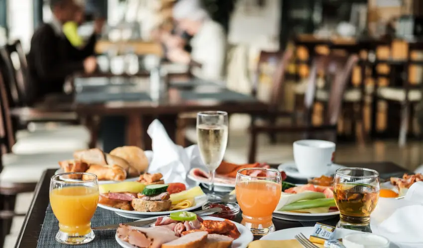 Zenit Hotel Balaton Vonyarcvashegy - Mjus 1. (min. 2 j)