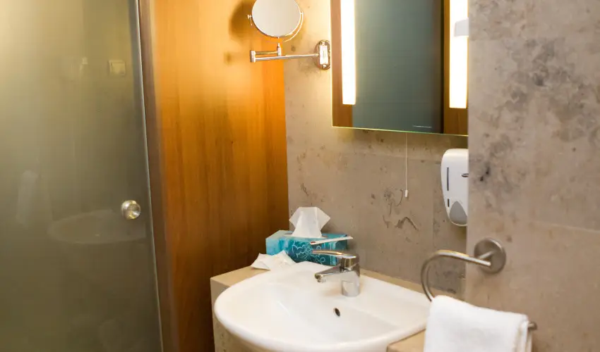 Zenit Hotel Balaton Vonyarcvashegy - Mjus 1. (min. 2 j)