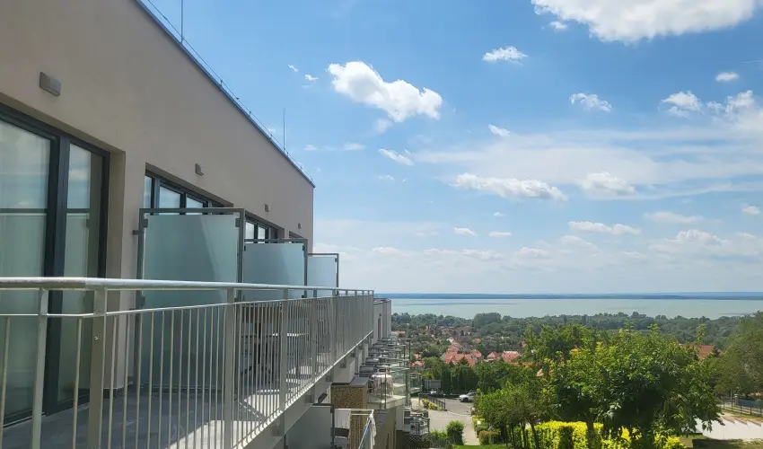 Zenit Hotel Balaton Vonyarcvashegy - Mjus 1. (min. 2 j)